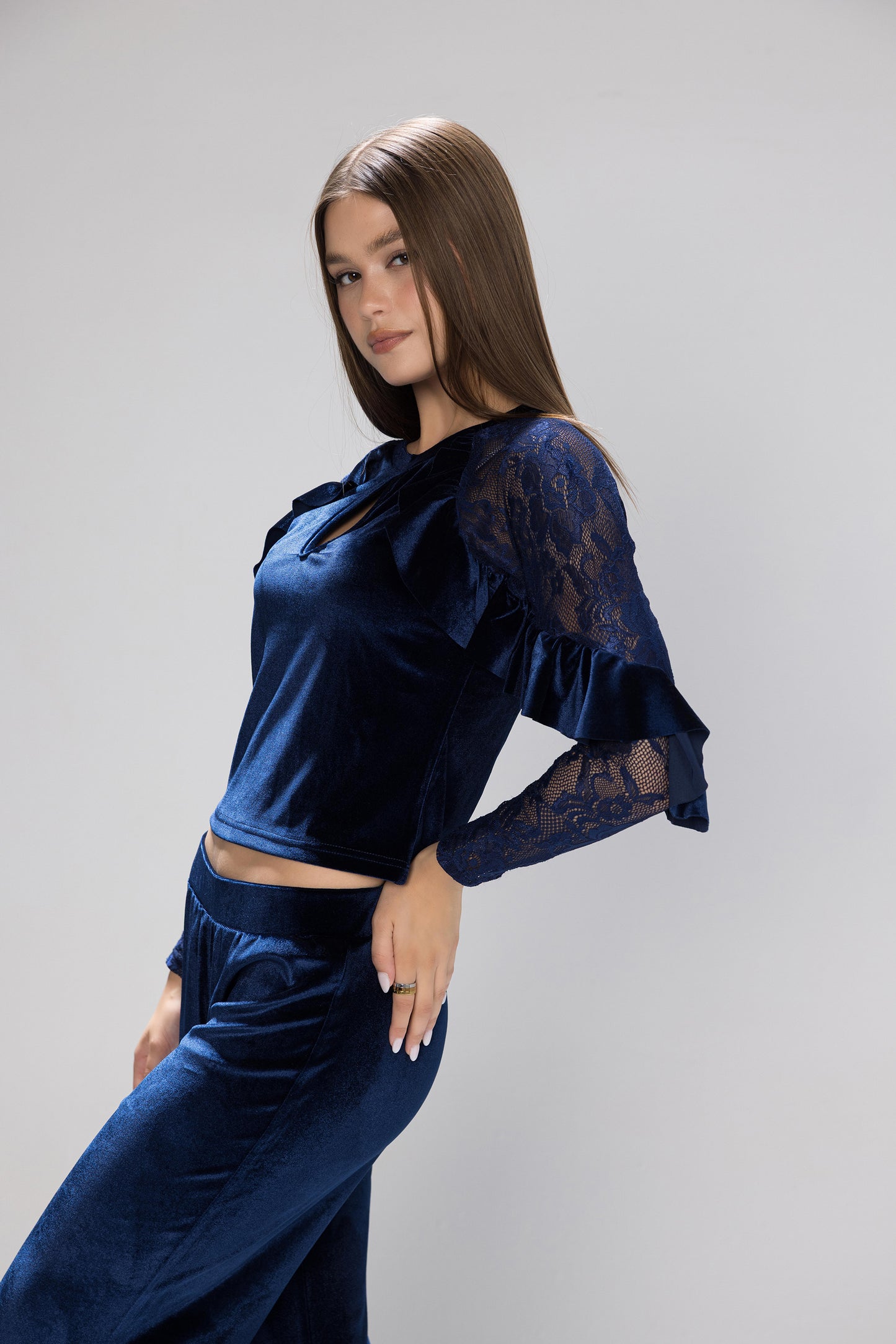 LACE AND MORE VELOUR SET | MODA PLUS | WN26321