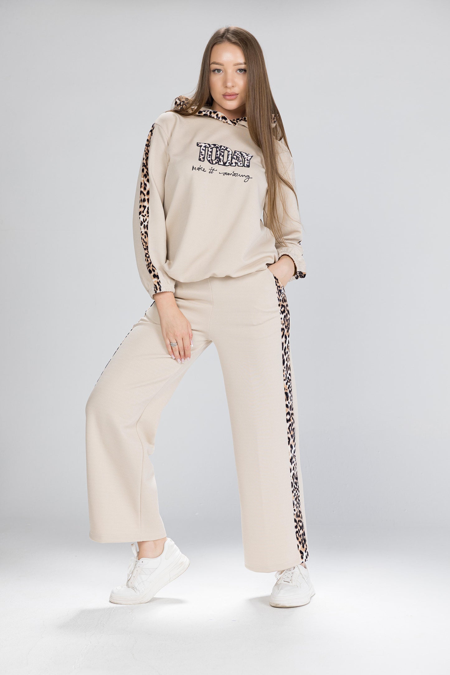 LEOPARD STRIPE TRACKSUIT | MODA PLUS | WN26353