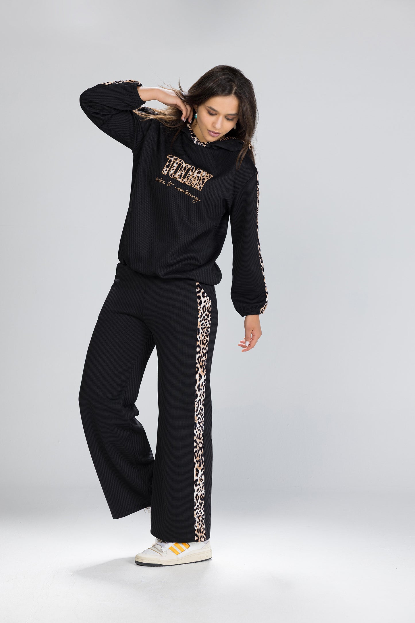 LEOPARD STRIPE TRACKSUIT | MODA PLUS | WN26353