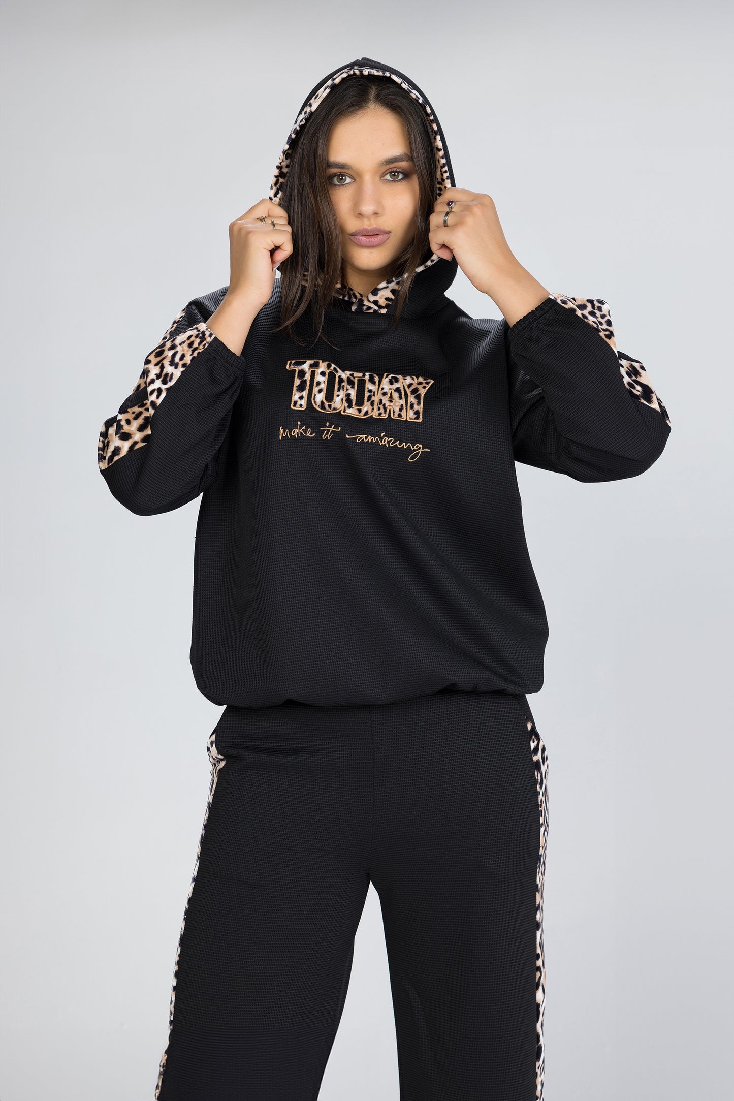 LEOPARD STRIPE TRACKSUIT | MODA PLUS | WN26353