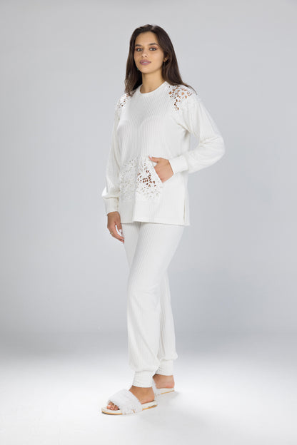 ALL WHITE PAJAMAS | MODA PLUS | WN26372