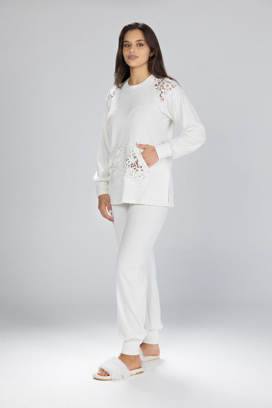 ALL WHITE PAJAMAS | MODA PLUS | WN26372