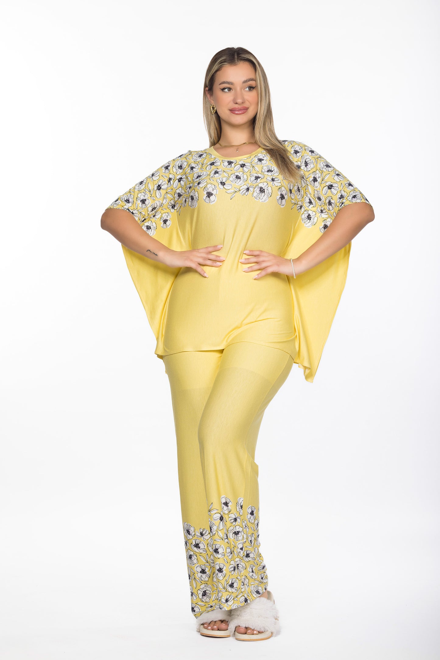YELLOWISH PAJAMAS | MODA PLUS | SM25994